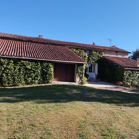 Maison Au Calme Avec Vue Etang Clesse  Экстерьер фото